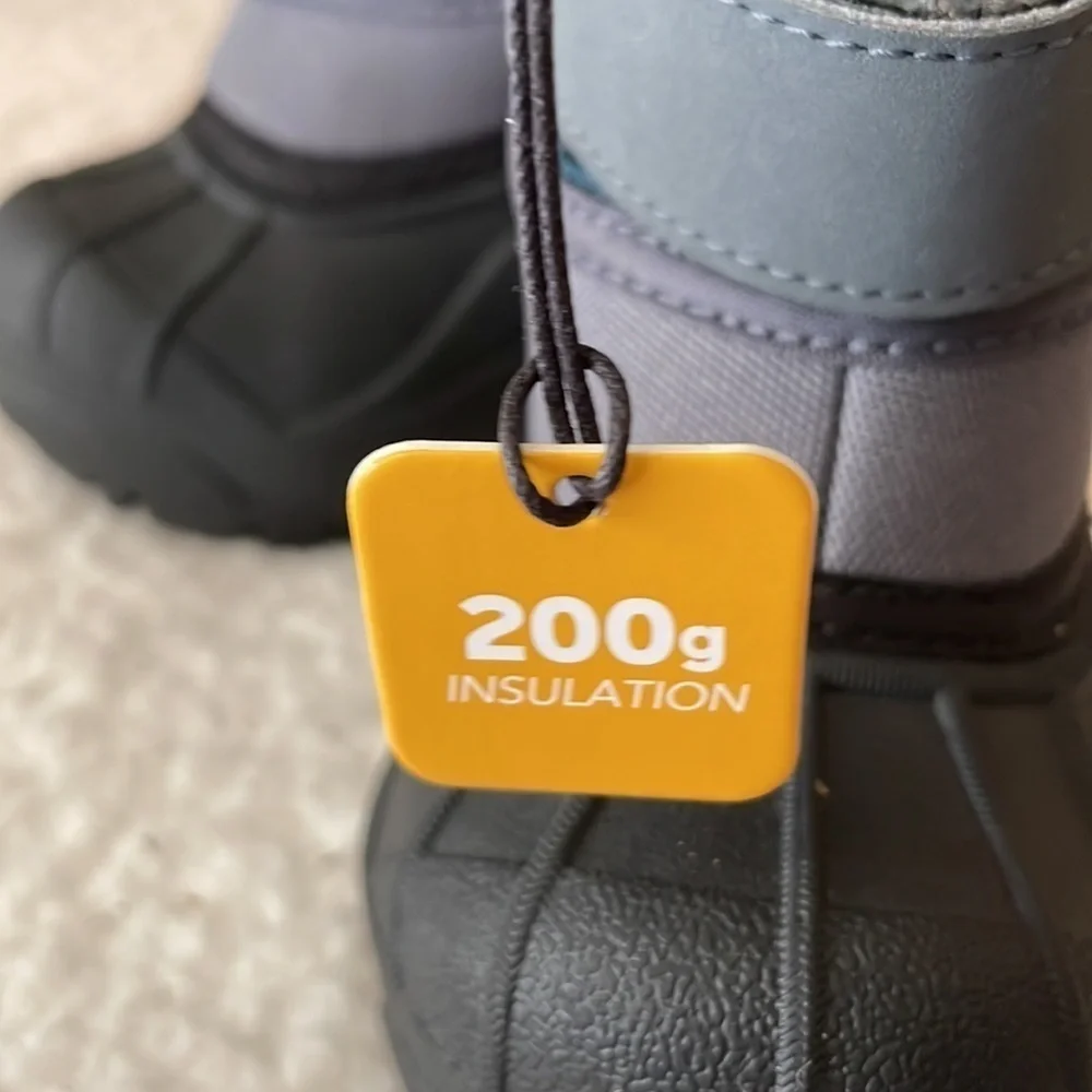 COLUMBIA NWT Snow Boots Size 5
